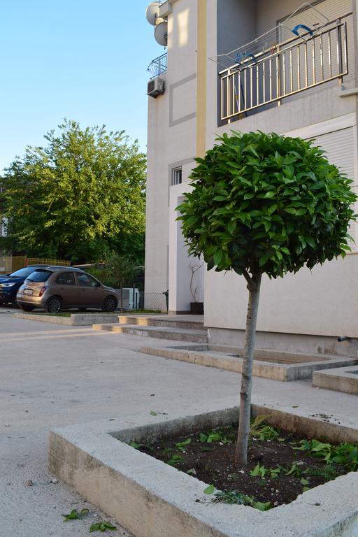 Apartment Fini Tivat Exterior foto